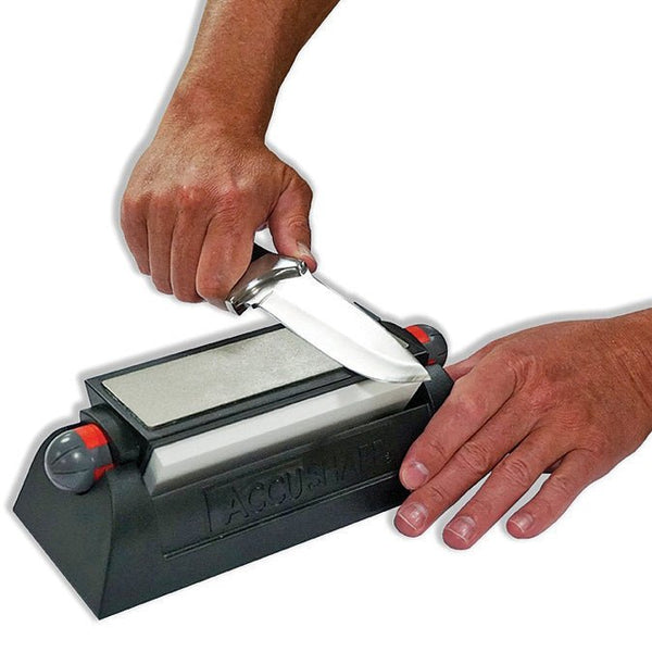 http://gearevo.com/cdn/shop/products/accusharp-deluxe-tri-stone-knife-sharpening-system-deluxe-version-339338_grande.jpg?v=1695784602